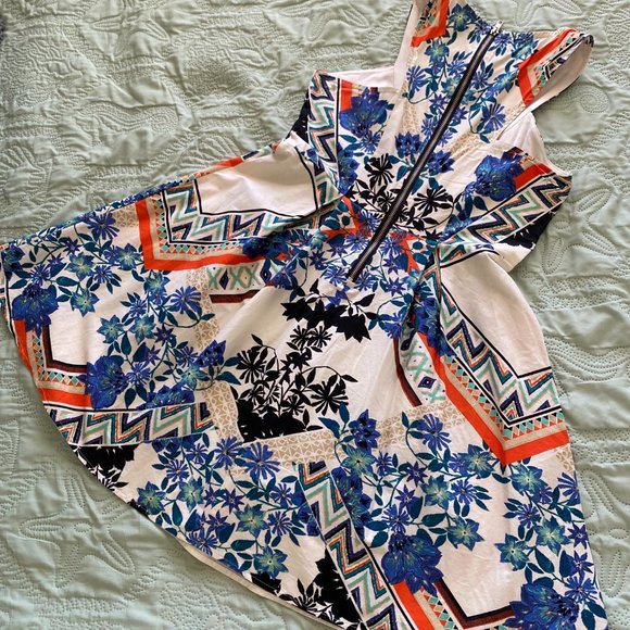 BAILEY BLUE PRINT DRESS SIZE MEDIUM - Picture 2 of 5